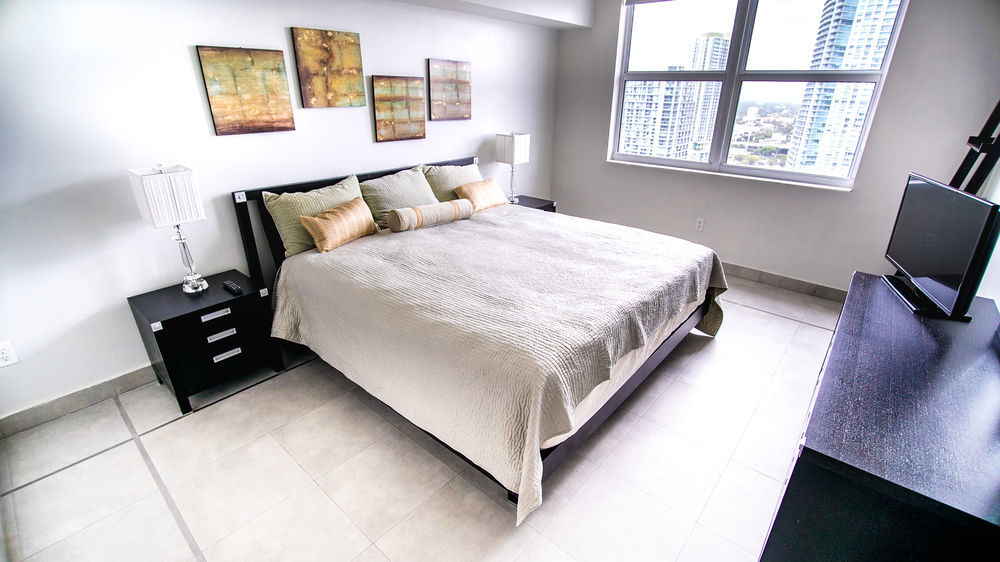 מיאמי Brickell City Suites By Yourent מראה חיצוני תמונה